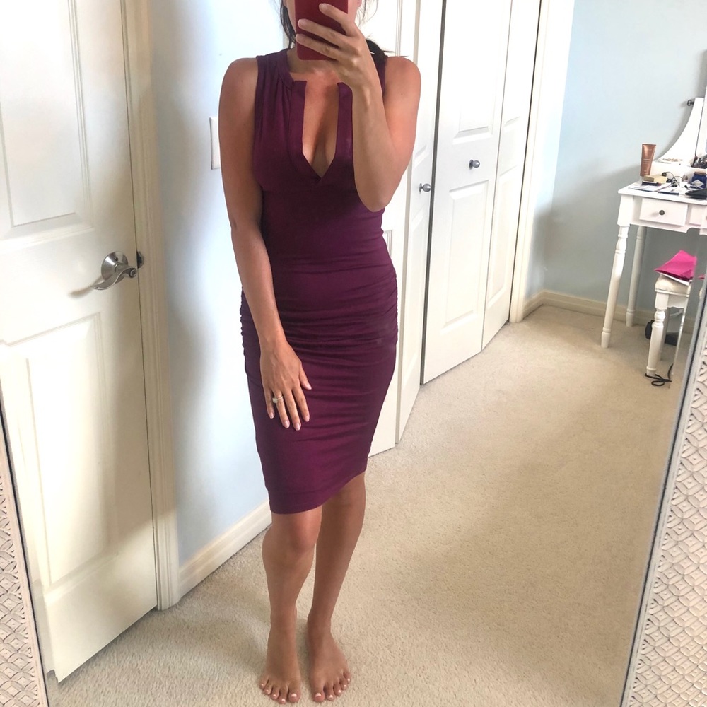 NWT- Lulu’s burgundy midi dress